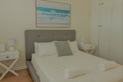 Henley Beach South, Amazing Views, Huge Private Balcony! - Accommodation Main Beach 11