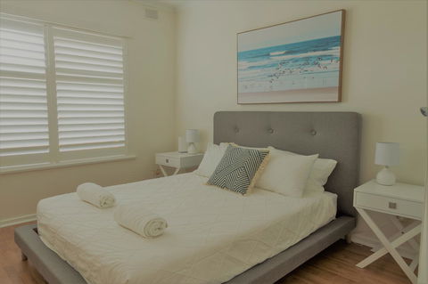 Henley Beach South, Amazing Views, Huge Private Balcony! - Accommodation Main Beach 1