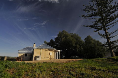 Peppermint Farm Cottage - Accommodation Main Beach 3