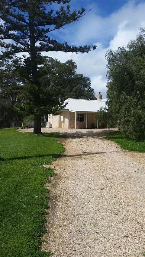 Peppermint Farm Cottage - Accommodation Main Beach 2