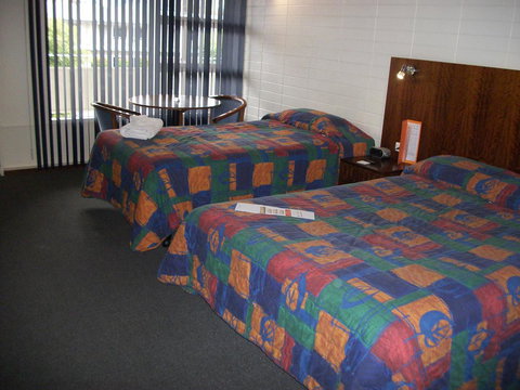 HotelMOTEL Adelaide - Accommodation Main Beach 4