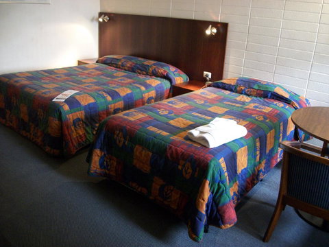 HotelMOTEL Adelaide - Accommodation Main Beach 7