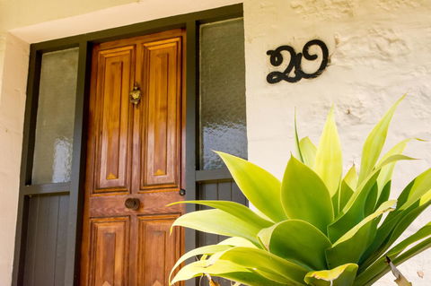 20 Hill Avenue Bed & Breakfast - Accommodation Main Beach 3