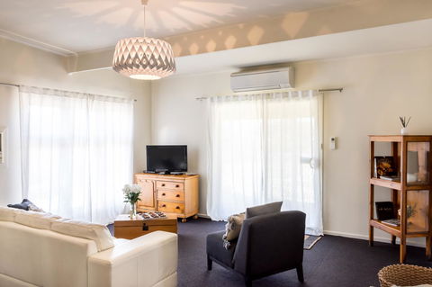 20 Hill Avenue Bed & Breakfast - Accommodation Main Beach 26