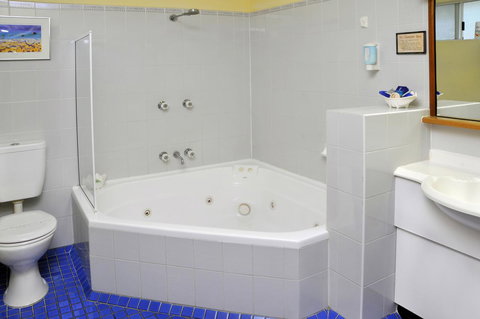 Aston Motel Yamba - Accommodation Main Beach 8