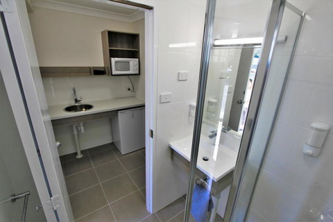 Aston Motel Yamba - Accommodation Main Beach 40