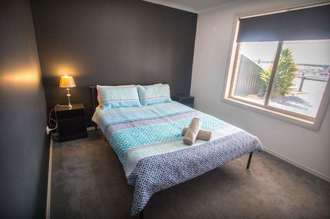 Waterfront On Jefferson, At Wellington Marina, SA - Accommodation Main Beach 13