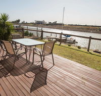 Waterfront on Jefferson at Wellington Marina SA - Accommodation Main Beach