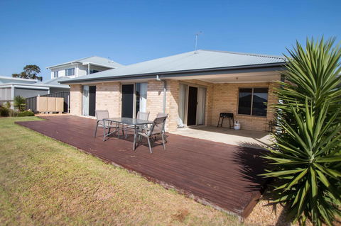 Waterfront On Jefferson, At Wellington Marina, SA - Accommodation Main Beach 20