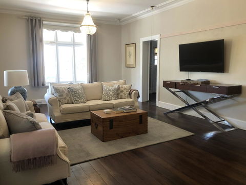 Belmore Cottage - Accommodation Main Beach 8