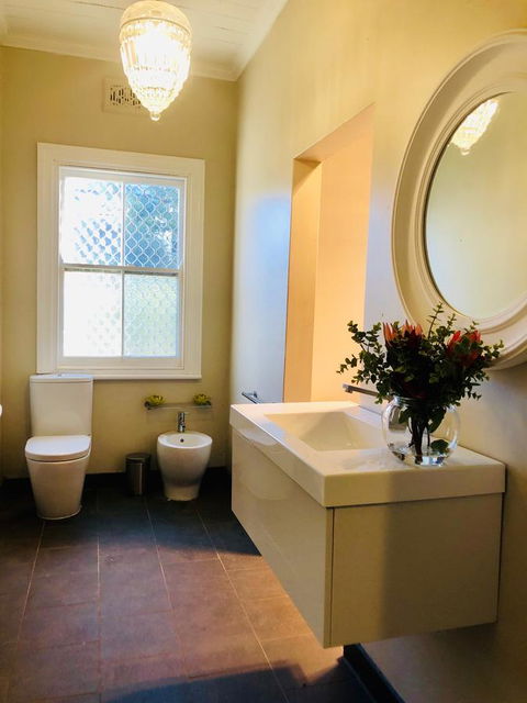 Belmore Cottage - Accommodation Main Beach 13