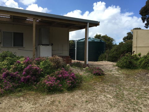 Camelot - Accommodation Main Beach 1