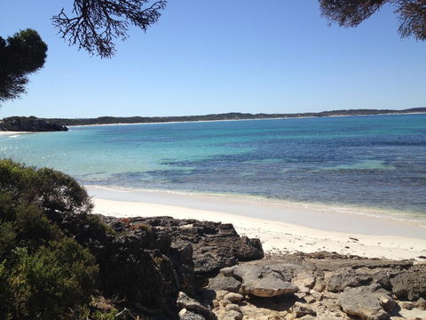 Camelot - Accommodation Main Beach 7