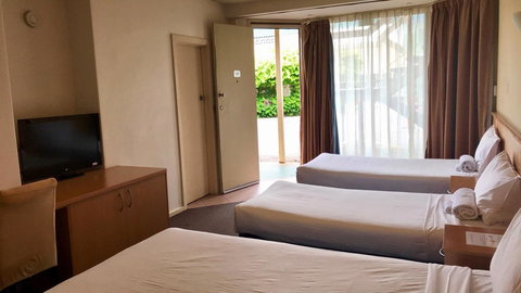 Haven Marina Motel - Accommodation Main Beach 2