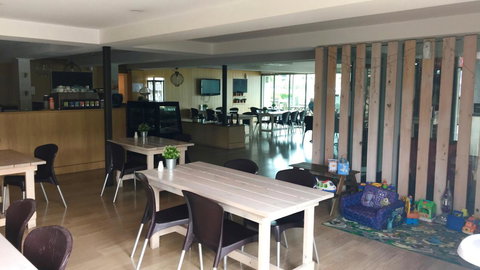 Haven Marina Motel - Accommodation Main Beach 8