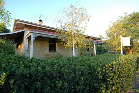 Treasured Memories Cottage - Accommodation Main Beach 26
