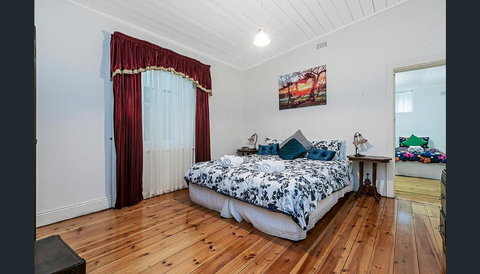 Treasured Memories Cottage - Accommodation Main Beach 2