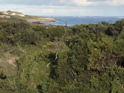 Rocks Retreat House With Sea Views - Accommodation Main Beach 3