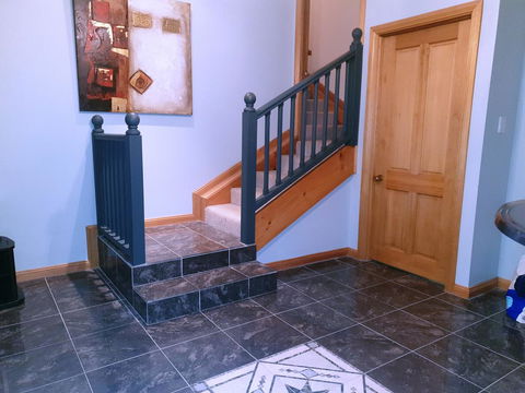 Rocks Retreat House With Sea Views - Accommodation Main Beach 11