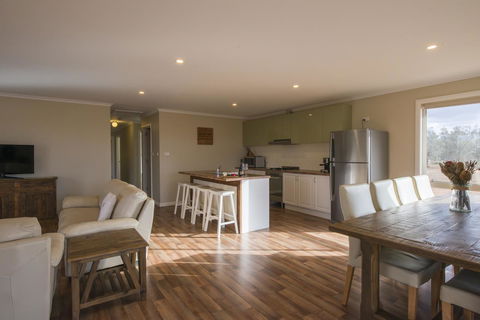 Flinders Bush Retreats - Accommodation Main Beach 24