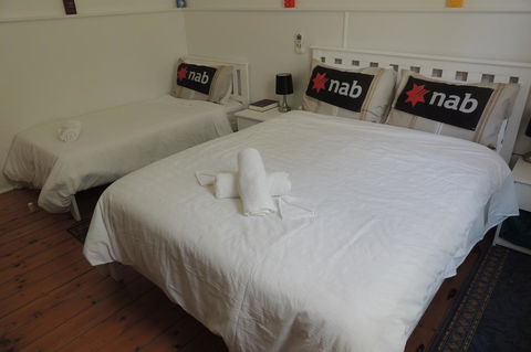 Wozza's B&B - Accommodation Main Beach 15