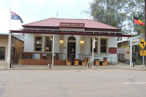 Wozza's B&B - Accommodation Main Beach 0