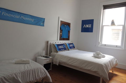 Wozza's B&B - Accommodation Main Beach 28