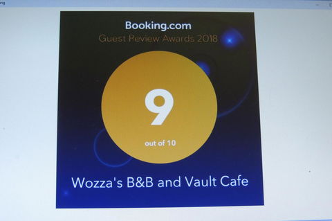 Wozza's B&B - Accommodation Main Beach 1