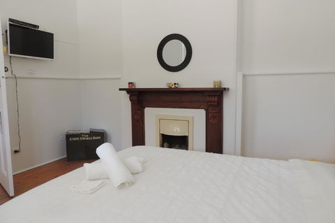 Wozza's B&B - Accommodation Main Beach 25