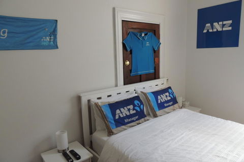 Wozza's B&B - Accommodation Main Beach 27