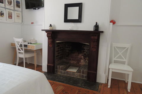 Wozza's B&B - Accommodation Main Beach 17