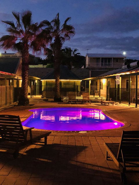 Bay Lodge - Accommodation Main Beach 33