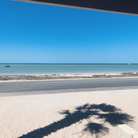 Bay Lodge - Accommodation Main Beach 10