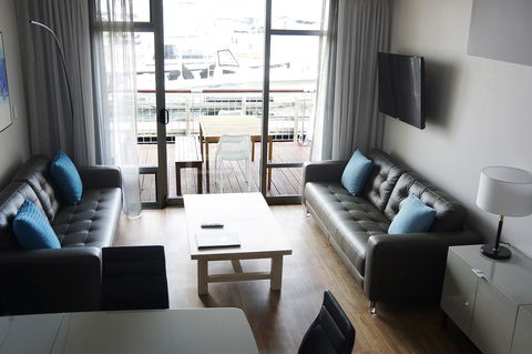 Oceanside 23 - Accommodation Main Beach 4