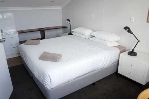Oceanside 23 - Accommodation Main Beach 9