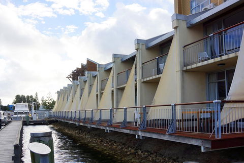 Oceanside 23 - Accommodation Main Beach 22