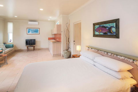Sea & Soul Beachside Apartments - Accommodation Main Beach 4
