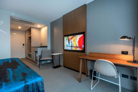 The Adnate Perth - Art Series - Accommodation Main Beach 12