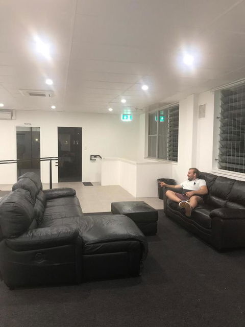 Perth City Backpackers Hostel - Note - Valid Passport Required To Check In - Accommodation Main Beach 12