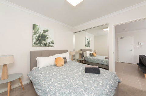 Yaran Suites - Accommodation Main Beach 25