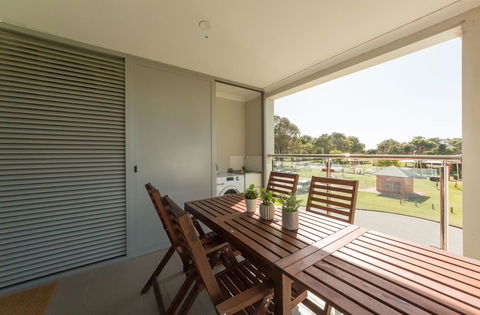 Yaran Suites - Accommodation Main Beach 36