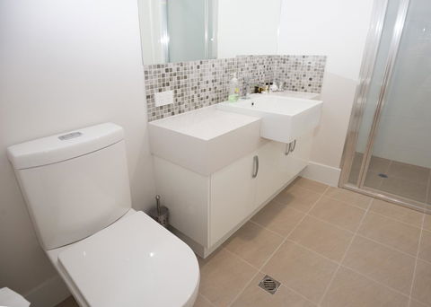 Yaran Suites - Accommodation Main Beach 5
