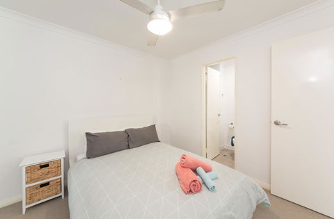 Yaran Suites - Accommodation Main Beach 39