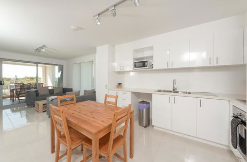 Yaran Suites - Accommodation Main Beach 42