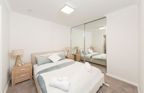 Yaran Suites - Accommodation Main Beach 44