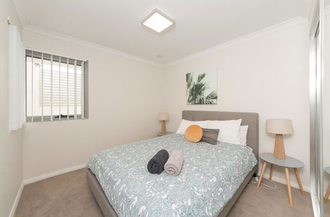 Yaran Suites - Accommodation Main Beach 26