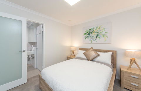 Yaran Suites - Accommodation Main Beach 17