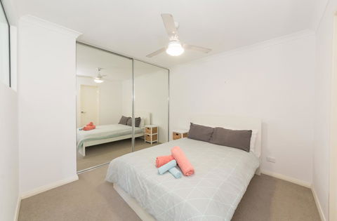 Yaran Suites - Accommodation Main Beach 40
