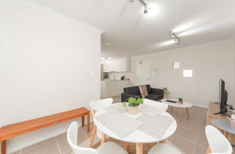 Yaran Suites - Accommodation Main Beach 29