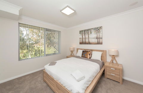 Yaran Suites - Accommodation Main Beach 12